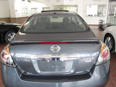 2010 Nissan Altima  3.5 SR