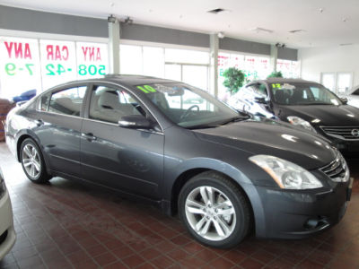 2010 Nissan Altima  3.5 SR