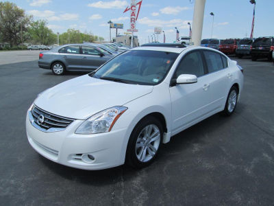 2010 Nissan Altima  3.5 SR
