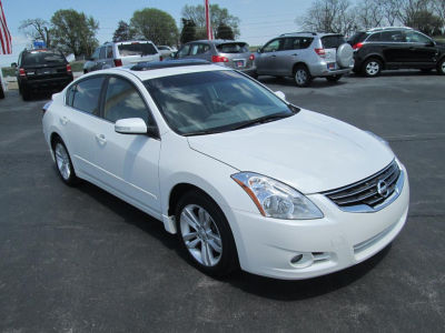 2010 Nissan Altima  3.5 SR
