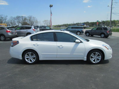 2010 Nissan Altima  3.5 SR