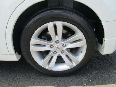 2010 Nissan Altima  3.5 SR