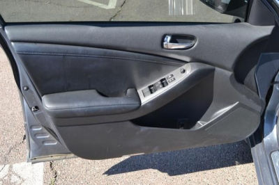2010 Nissan Altima  3.5 SR