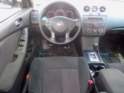 2010 Nissan Altima  3.5 SR