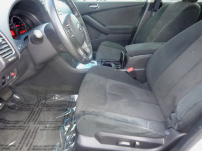 2010 Nissan Altima  3.5 SR