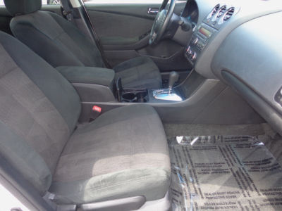 2010 Nissan Altima  3.5 SR
