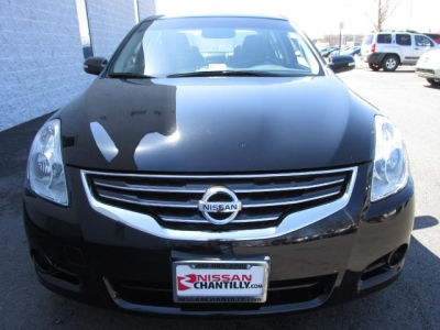 2010 Nissan Altima  3.5 SR
