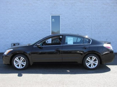 2010 Nissan Altima  3.5 SR