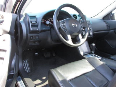 2010 Nissan Altima  3.5 SR