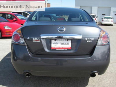2010 Nissan Altima  3.5 SR