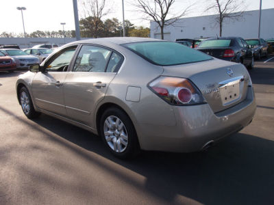 2010 Nissan Altima  2.5 S