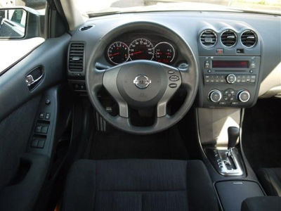 2012 Nissan Altima  2.5 S with MP3 Capabilities
