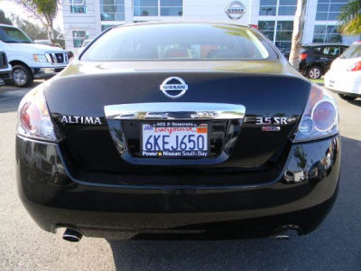 2010 Nissan Altima  3.5 SR