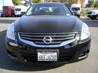 2010 Nissan Altima  3.5 SR