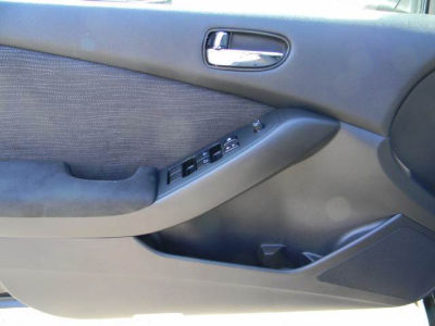 2010 Nissan Altima  3.5 SR
