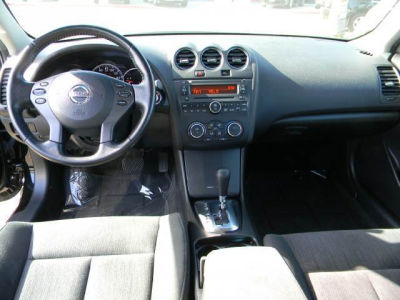 2010 Nissan Altima  3.5 SR