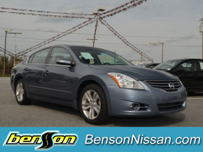 2010 Nissan Altima  3.5 SR