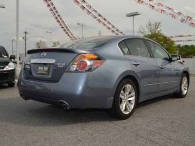 2010 Nissan Altima  3.5 SR