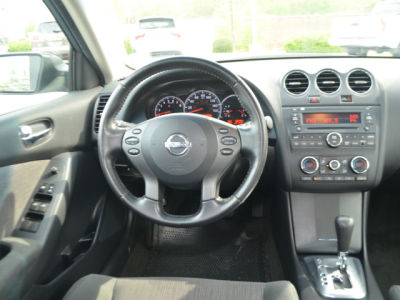 2010 Nissan Altima  3.5 SR
