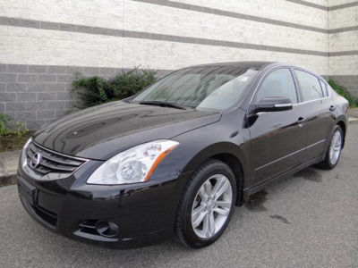 2010 Nissan Altima  3.5 SR