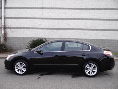 2010 Nissan Altima  3.5 SR