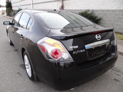 2010 Nissan Altima  3.5 SR