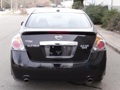 2010 Nissan Altima  3.5 SR