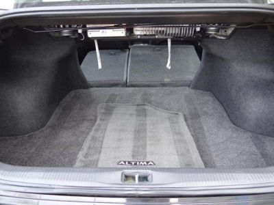 2010 Nissan Altima  3.5 SR