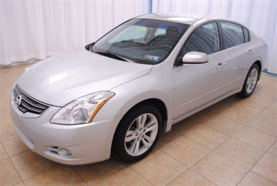 2011 Nissan Altima  3.5 SR