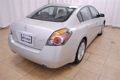 2011 Nissan Altima  3.5 SR
