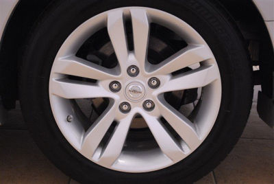 2011 Nissan Altima  3.5 SR