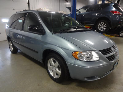 Buy 2006 Dodge Caravan SXT75,144,Minivan,Blue,841,1D4GP45R26B619790 ...