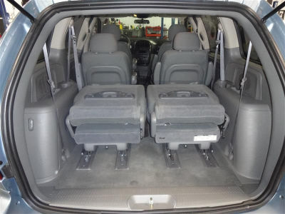 Buy 2006 Dodge Caravan SXT75,144,Minivan,Blue,841,1D4GP45R26B619790 ...