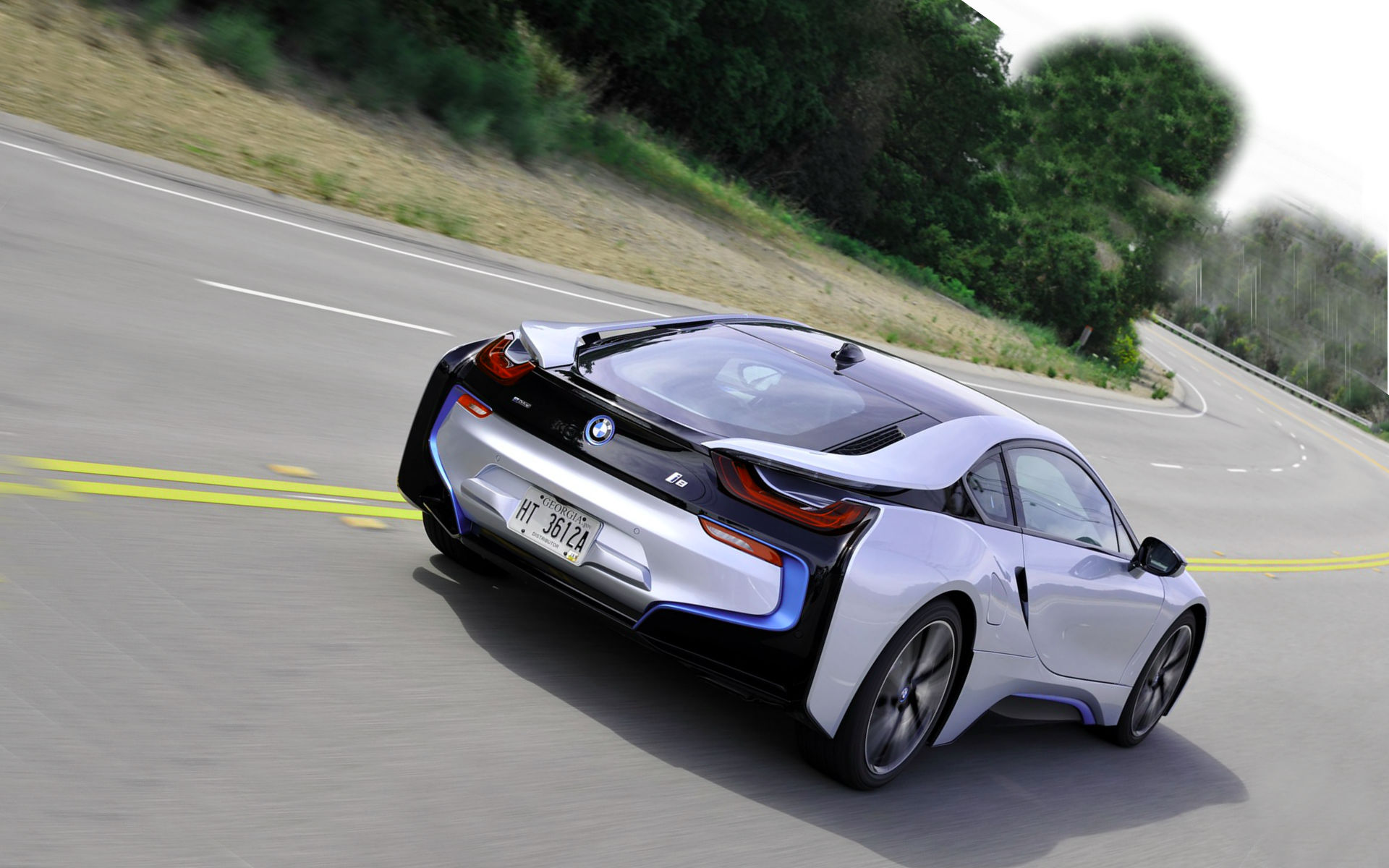 BMW i8 турбо