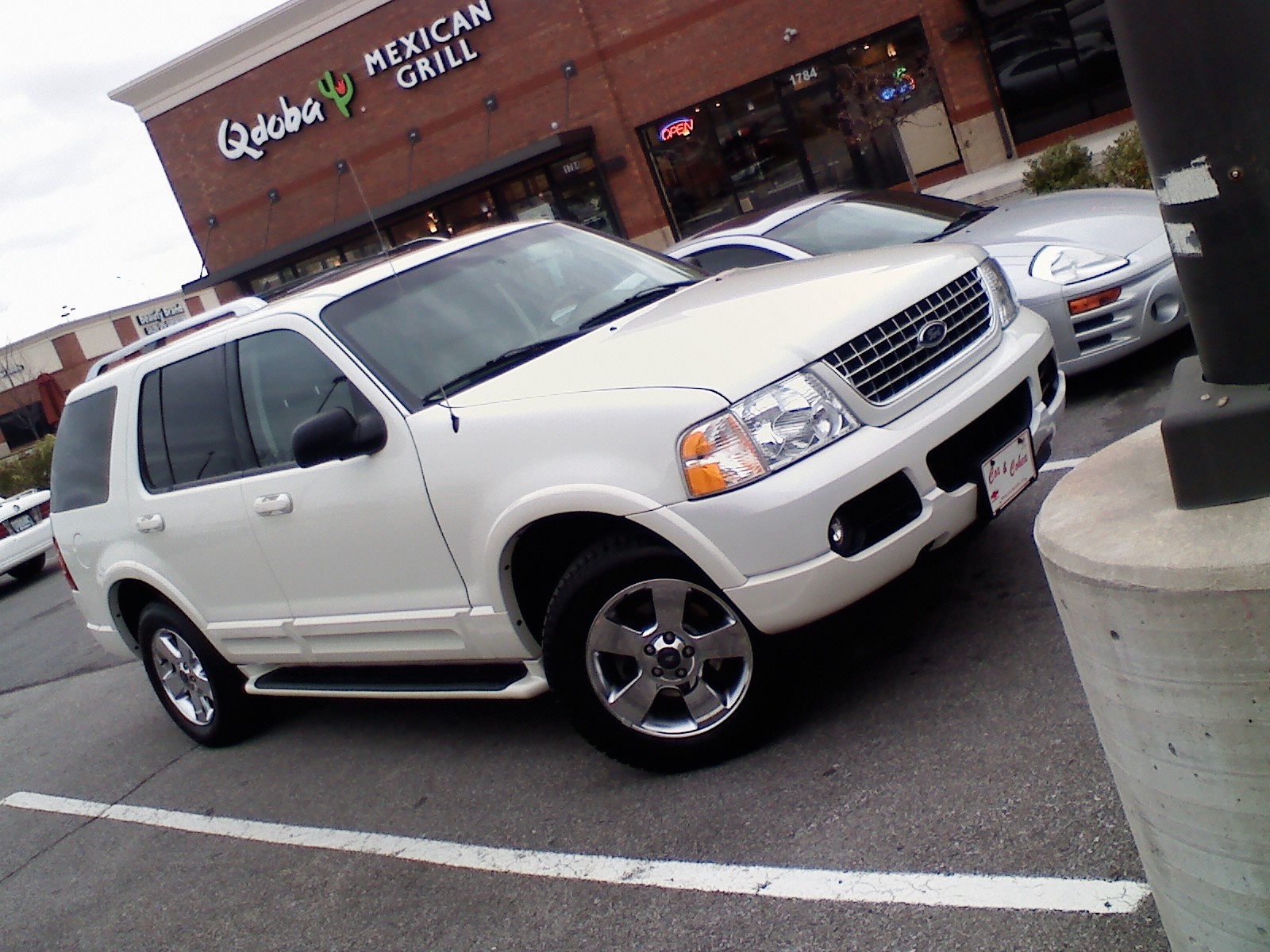 Ford Explorer Limited V8