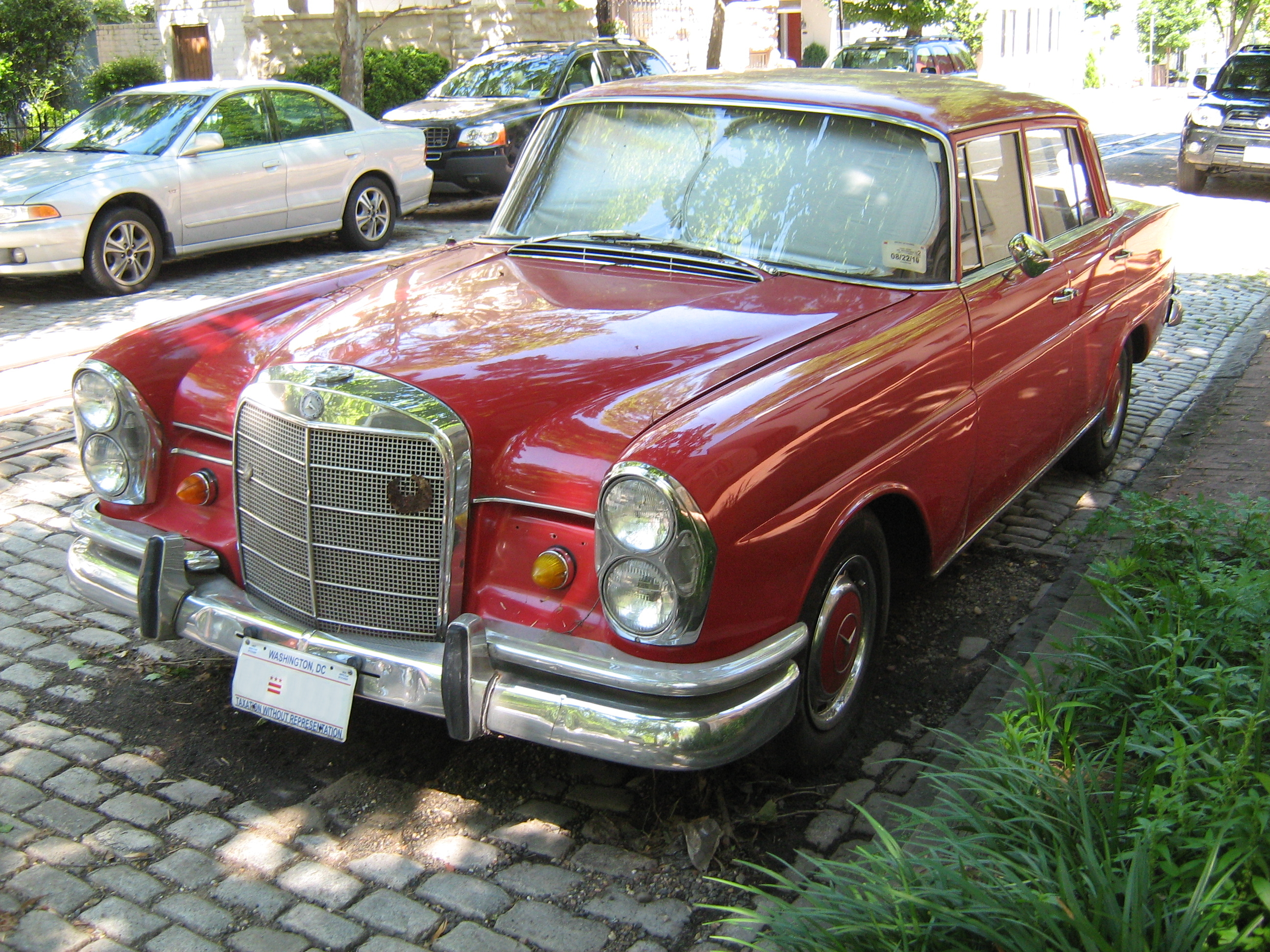 Mercedes-Benz 230S