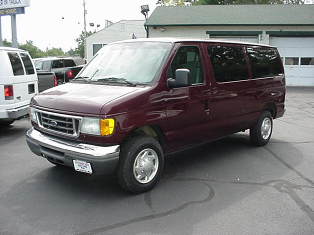 Ford E-350XLT Super Duty 4x4