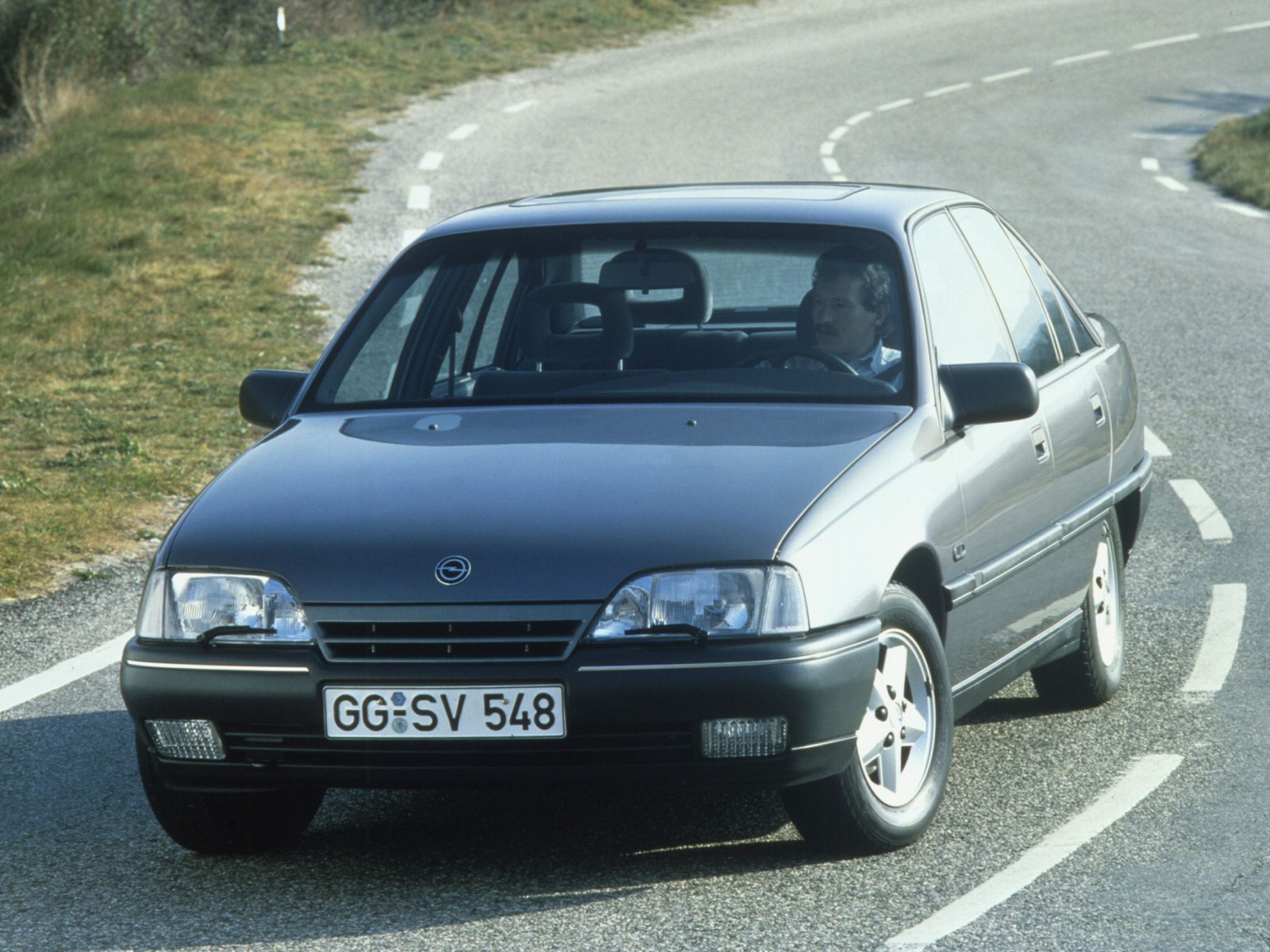 Opel Omega-A Kombi