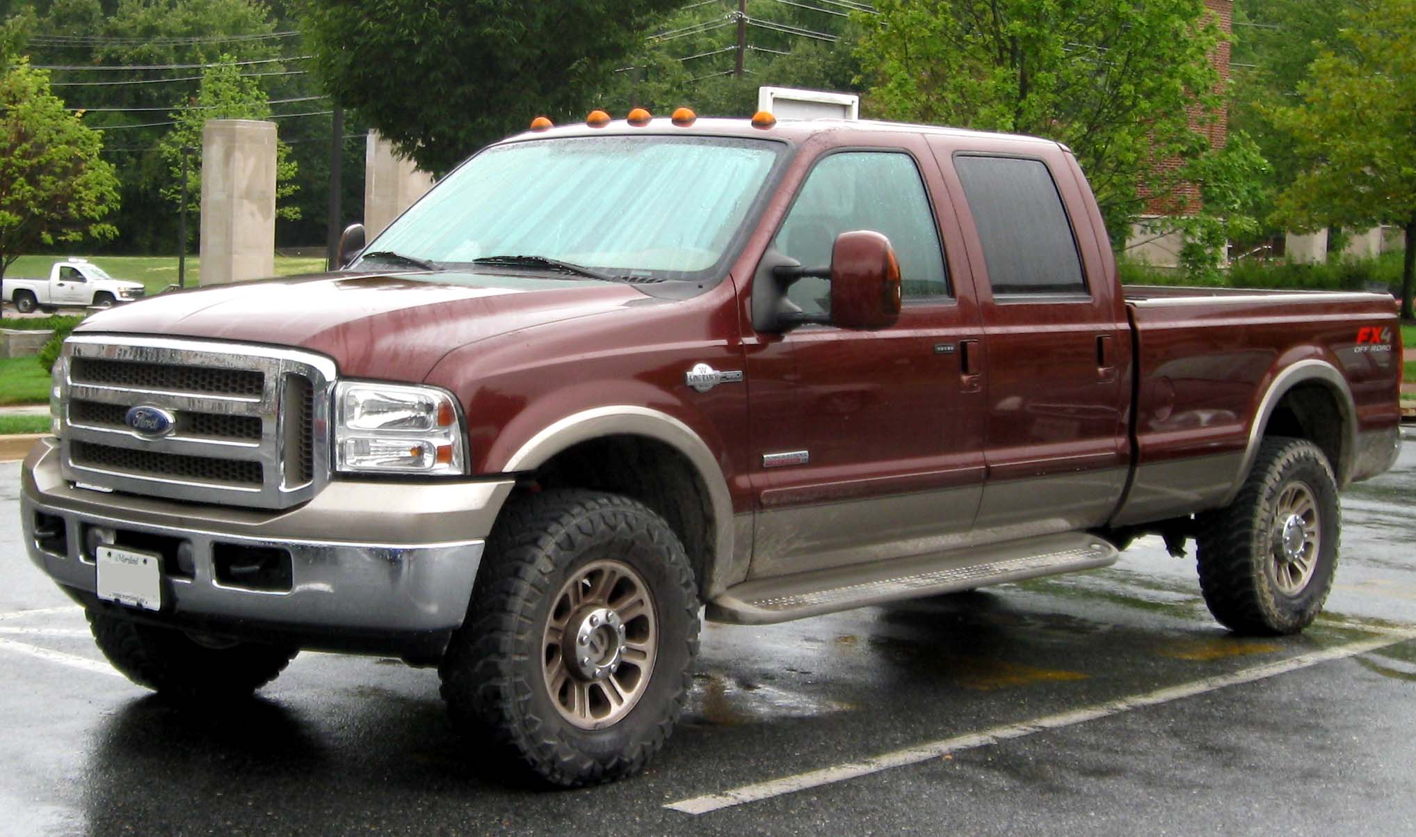 Ford F-750 Pierce pumper