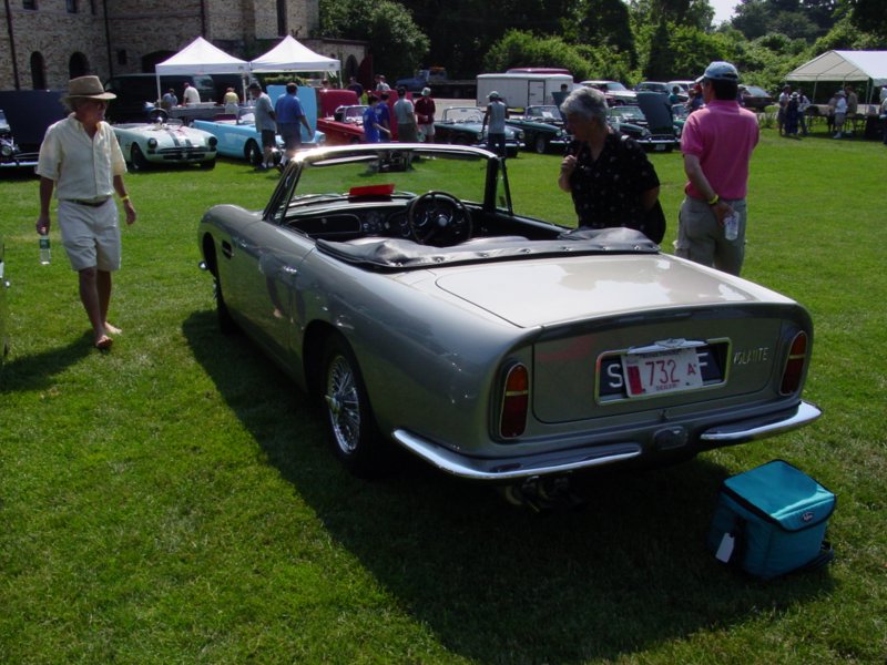 Aston Martin DB6 Vantage