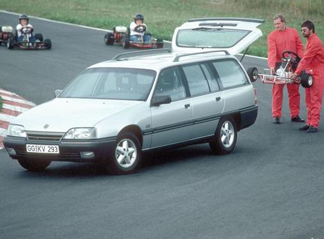 Opel Omega-A Kombi