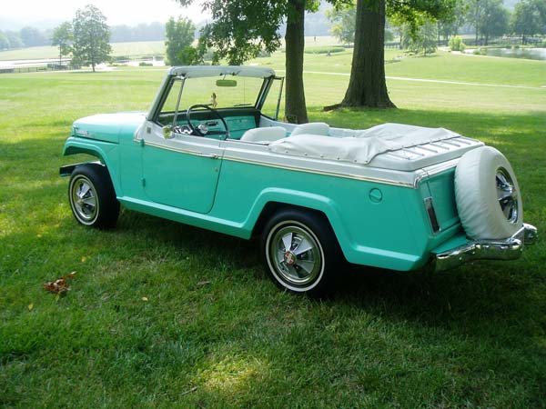 Willys Jeepster