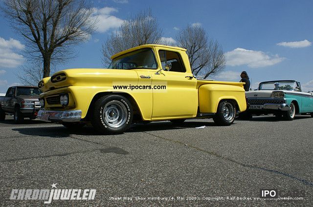 Chevrolet C-10 Apache pickup