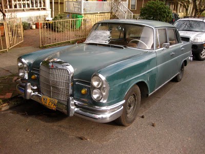Mercedes-Benz 230 S
