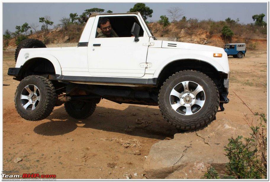 Mahindra BoleroTurbo 25 CRDe 4WD