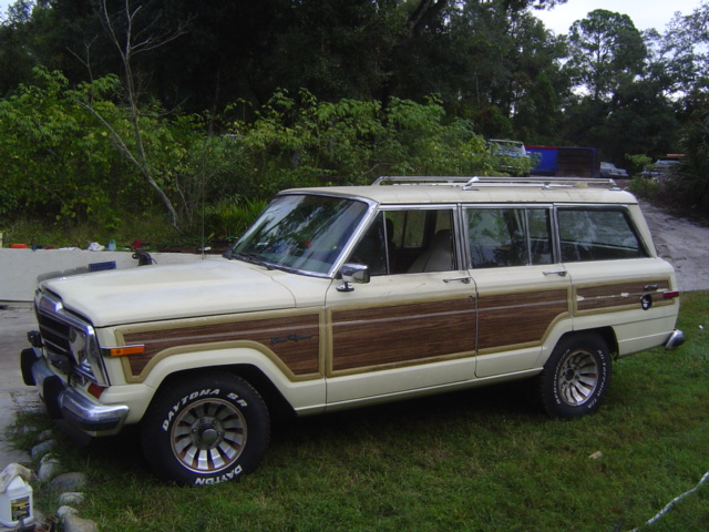 Jeep Grand Wagoneer 4x4