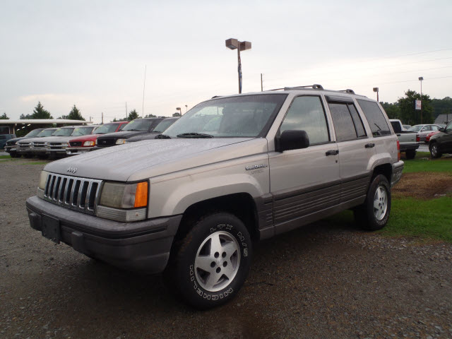 Jeep Grand Cherokee SE