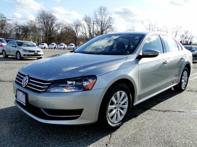 Volkswagen Passat 16 LSE Liftback