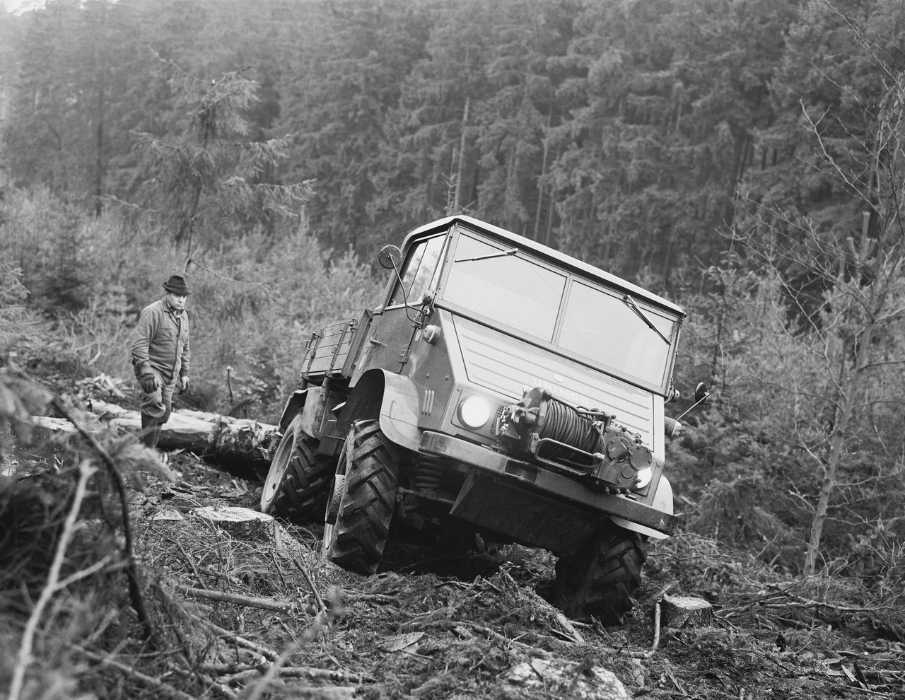 Mercedes-Benz Unimog 404