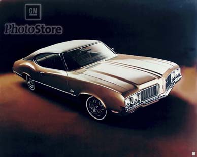 Oldsmobile Cutlass Holiday coupe